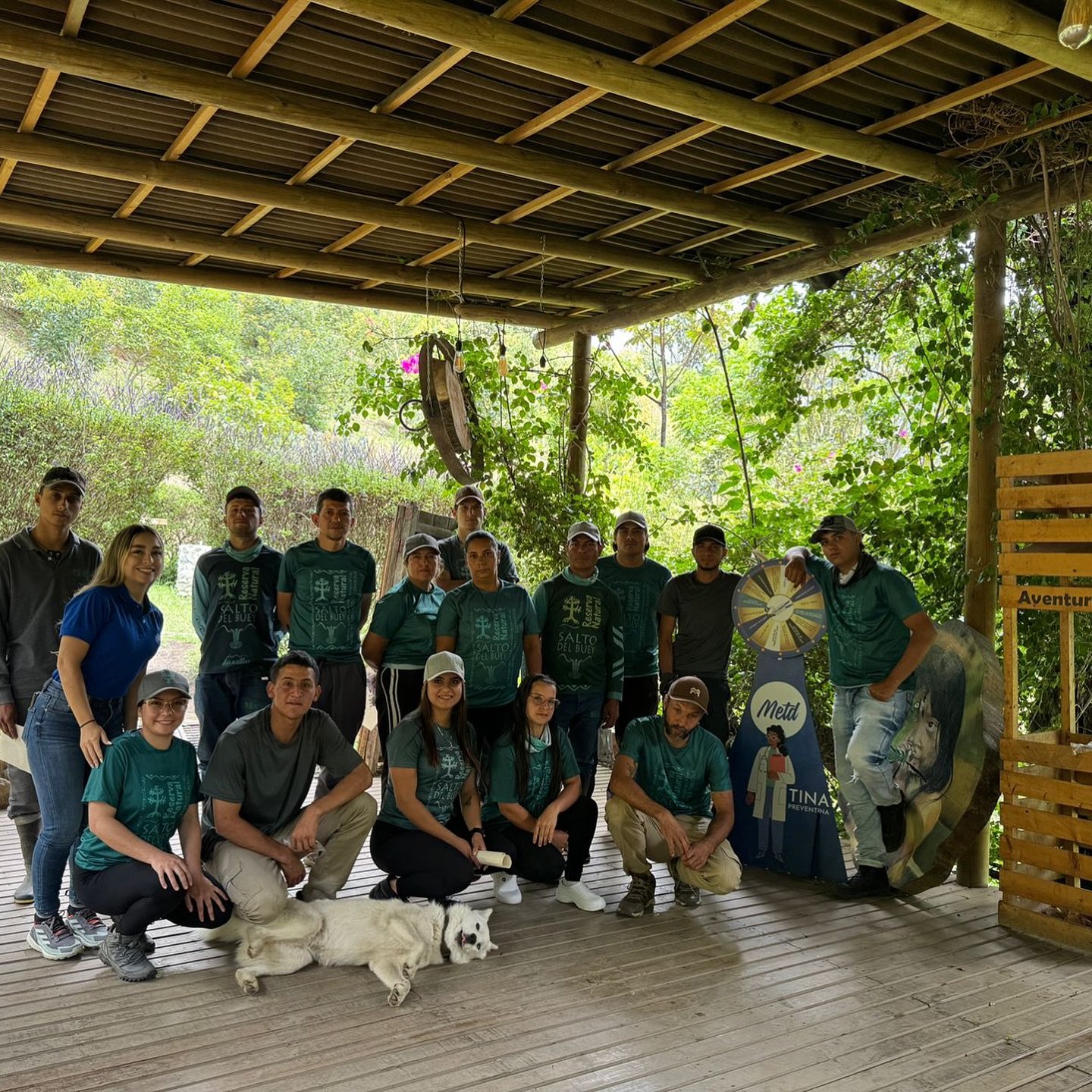 Equipo de trabajadores rurales durante una capacitación realizada por Med Agro